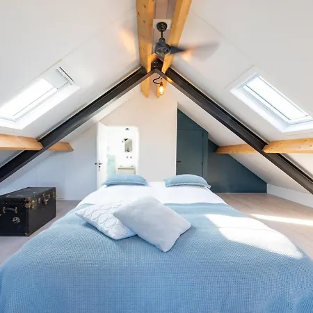 Bed & Breakfast Atkris 住宿加早餐酒店 Hellouw